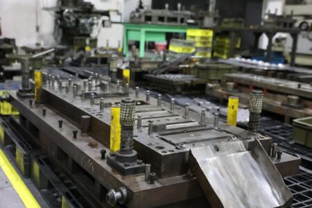 プレス金型・設計製作